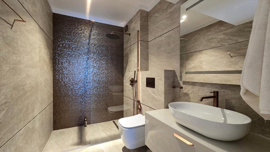 Apartament cu 3 camere decomandat în Iancu Nicolae