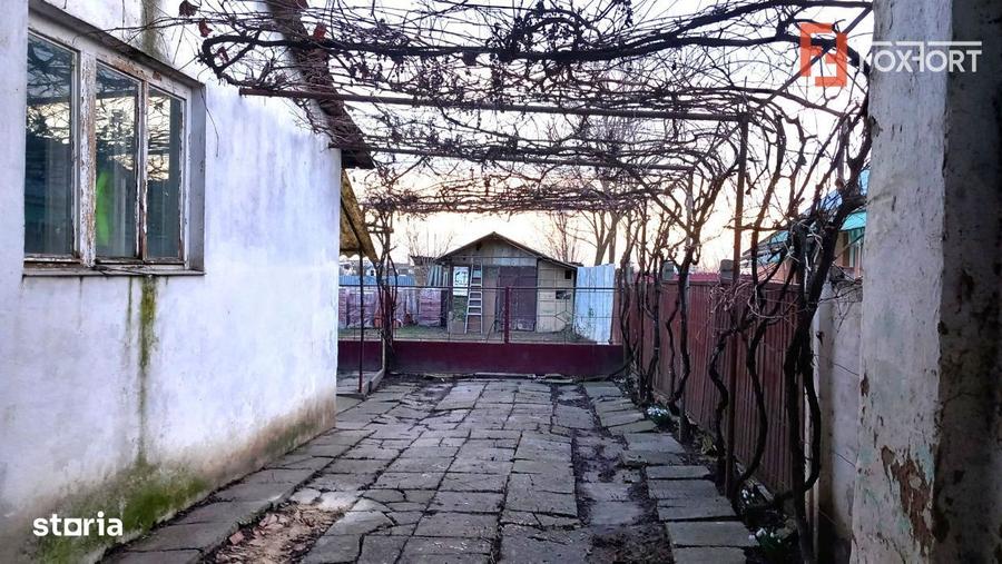 Casa individuala + hala de vanzare in Grabat - 2