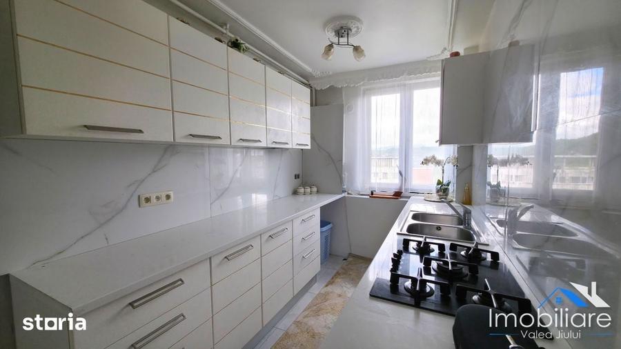 Apartament 3 camere Vulcan | Str. Nicolae Titulescu | Etaj 8 - 5
