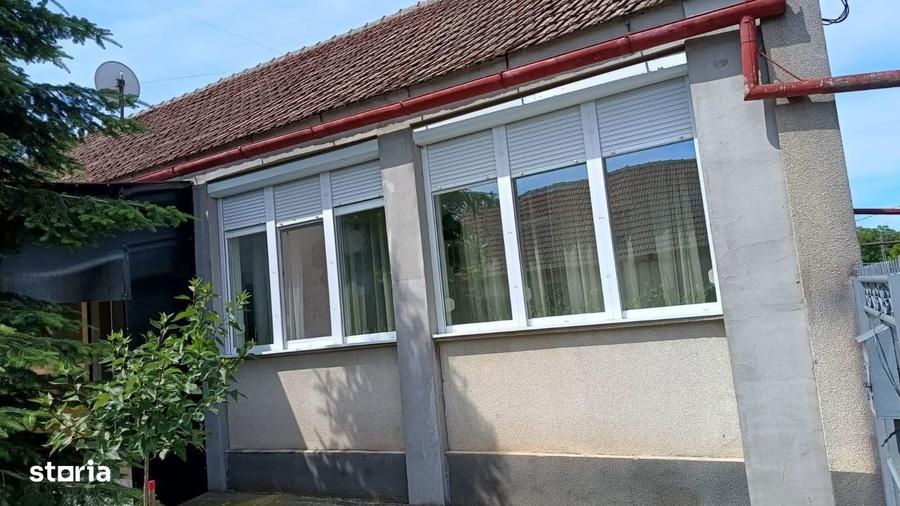 Casa individuala -Carani+teren 745 mp-strada asfaltata - 1