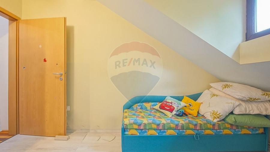 3 camere tip casă, parcare proprie, pod și magazie, Str. Lungă - 15