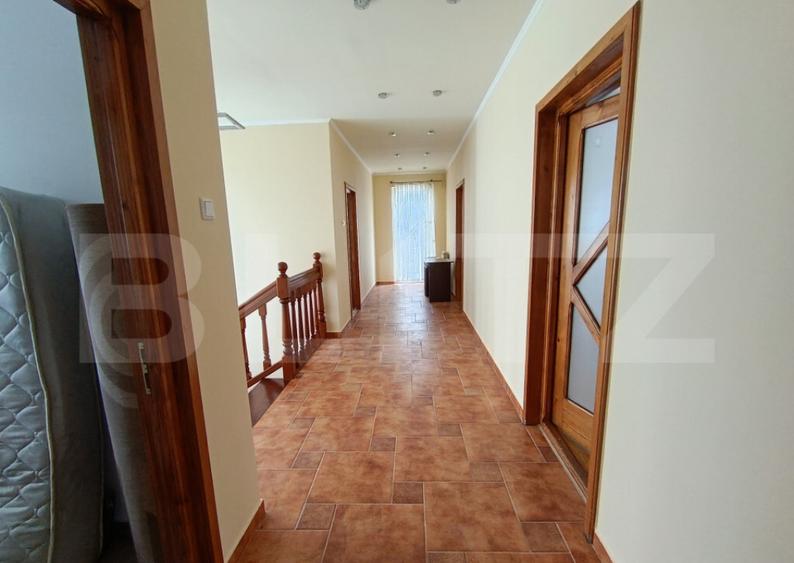 Casa Ultracentral cu 5 camere in suprafa?a de 300 mp ?i - 2