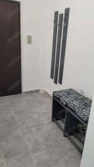 Inchiriez garsoniera in Girocului, et.3, suprafata utila de 30 mp. - 4