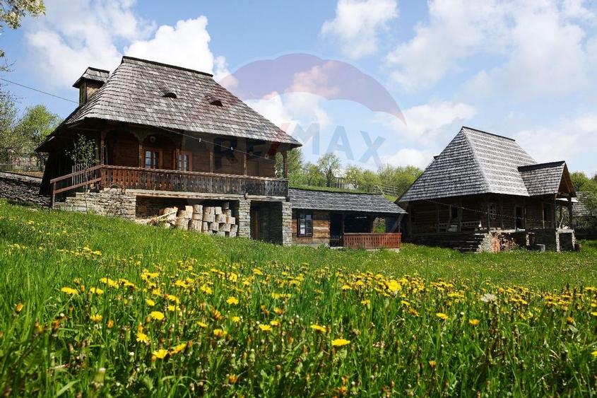 Vanzare ansamblu de 5 casute traditionale Maramures/ Botiza - 3