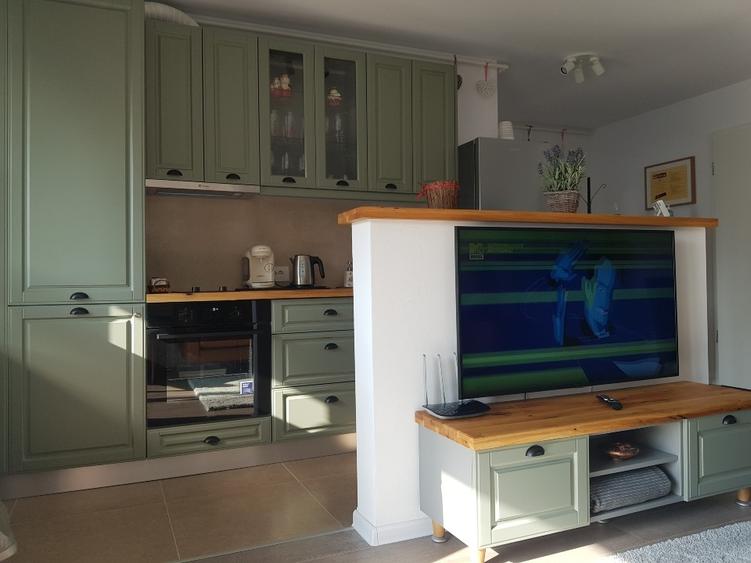 Studio premium pe pietonala Coresi Kasper, mobilat, utilat, parcare si boxa - 4