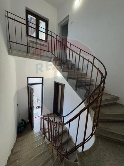 Casa stil boieresc,zona centrala, teren 450mp, comision zero - 26