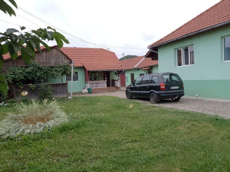 Casă cu 4 camere în Poiana Blenchii