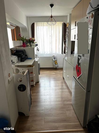 Apartament cu 4 camere decomandat în Circumvalațiunii