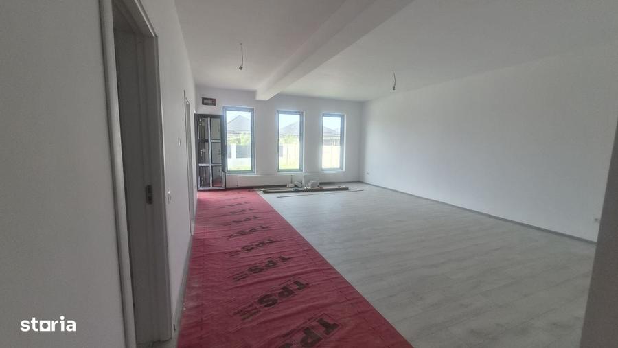 Casă cu 3 camere în Central