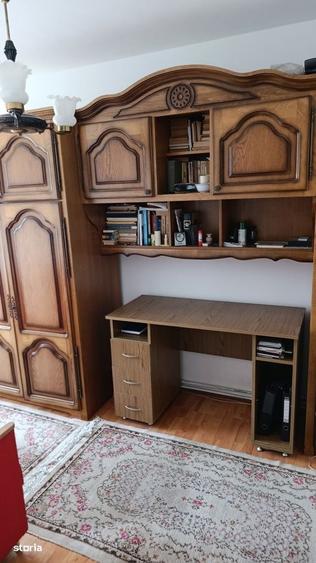 Apartament cu 3 camere decomandat în Moroasa 1