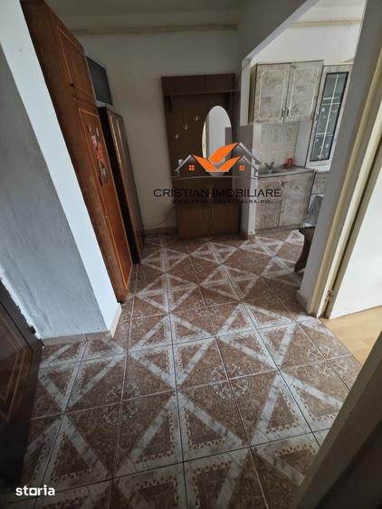 Garsoniera decomandata , etaj 3, zona Cetate-Closca! - 3