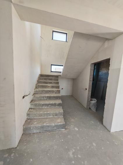 Casă individuală cu 5 camere cu Canalizare în Agigea