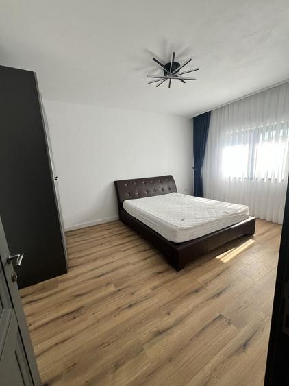 Casă cu 4 camere cu Teren 800 Mp în Remetea Mare
