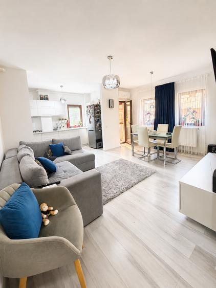 Apartament cu 3 camere decomandat în Km 4