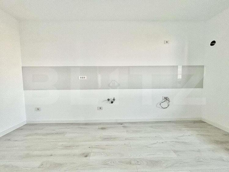 Apartament cu 3 camere decomandat în Torontalului
