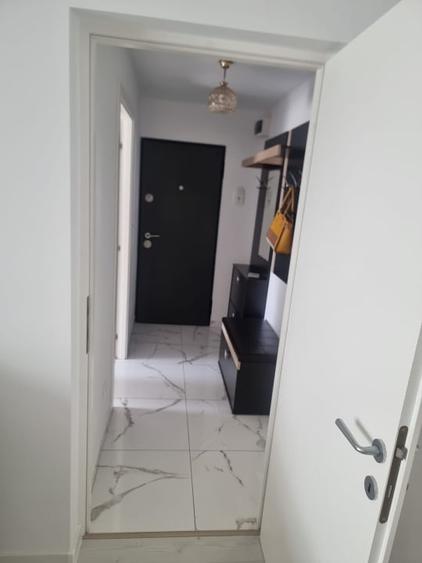 Apartament cu 3 camere decomandat, mobilat în Sud