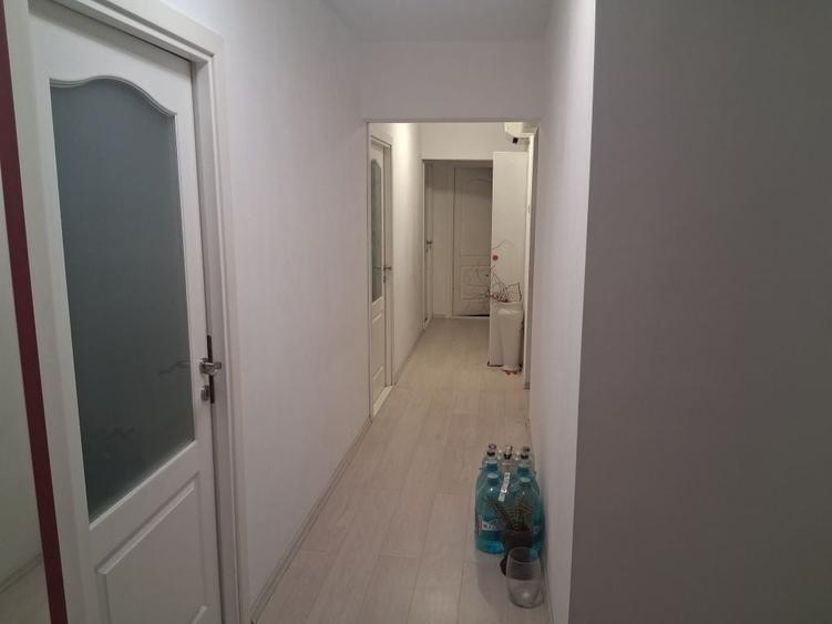 Apartament cu 3 camere decomandat în Valea Rosie
