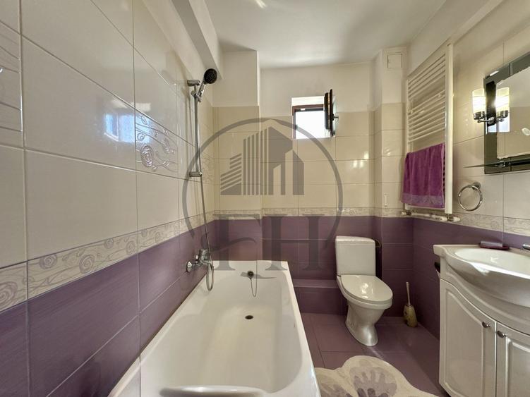 Casă individuală cu 7 camere cu Canalizare în Coiciu