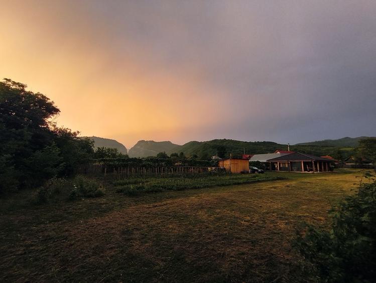 Teren de 2710 mp, în Polovragi