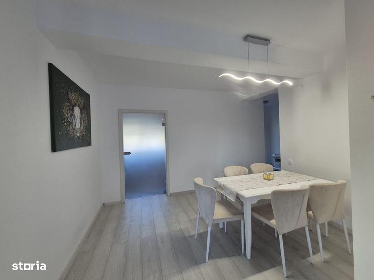 Casă cu 4 camere în Central