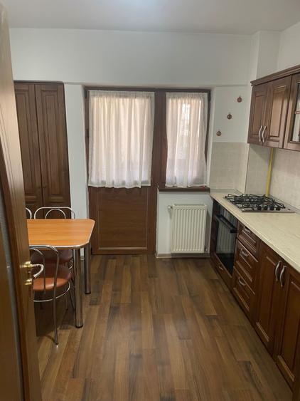 Apartament cu 3 camere decomandat în Ultracentral