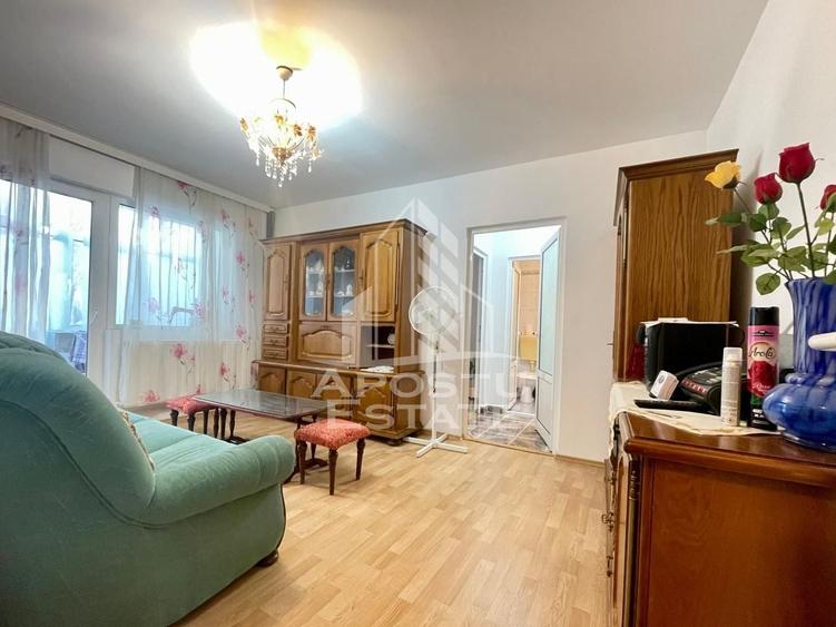 Apartament cu 2 camere semidecomandat, mobilat în Aurel Vlaicu