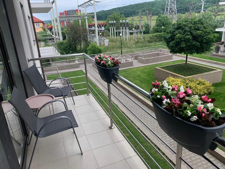 Apartament cu 2 camere decomandat în Livezeni