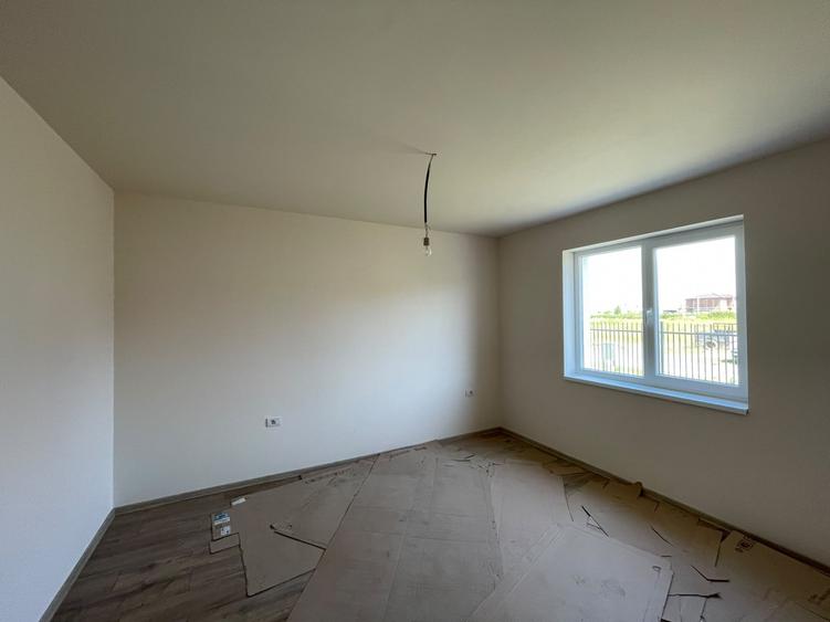 Casă individuală cu 4 camere cu Teren 600 Mp în Moșnița Nouă