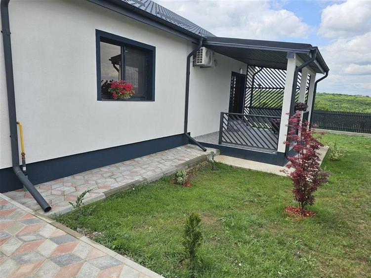 Casă individuală cu 4 camere cu Teren 600 Mp în Vișani