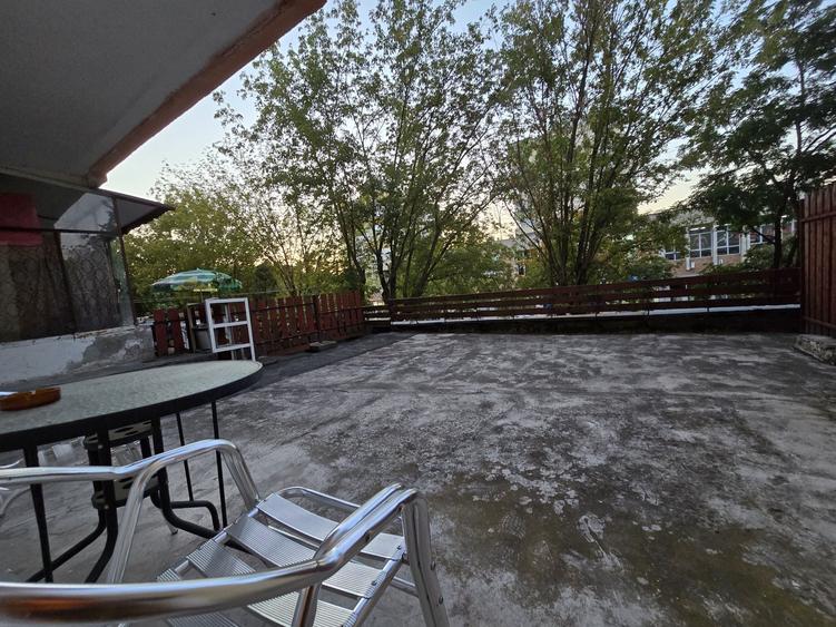 Apartament cu 3 camere decomandat în Dosu Bricii
