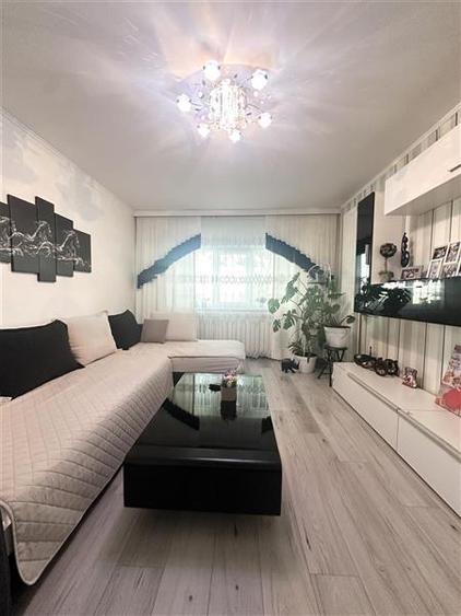 Apartament 3 Camere Decomandat Zona Far - 21