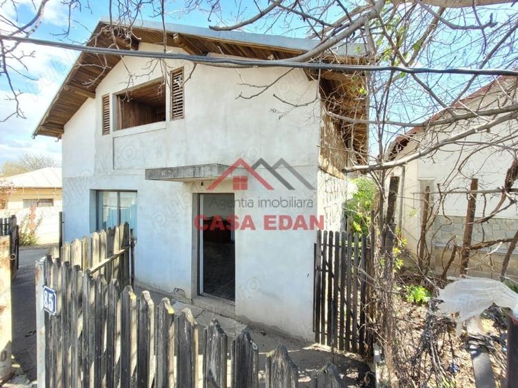 Casă cu 4 camere cu Teren 2284 Mp în Băicoi