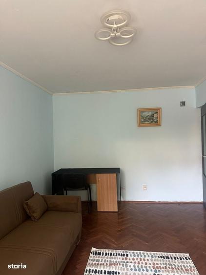 Apartament cu 3 camere în Târgu Cucu