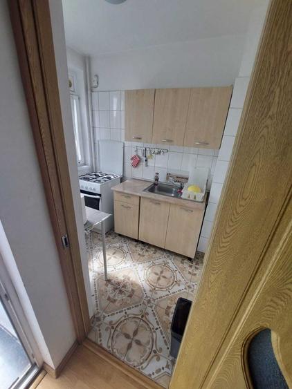 Garsonieră decomandată în Central