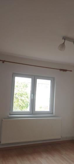Apartament cu 3 camere decomandat în Exterior Vest
