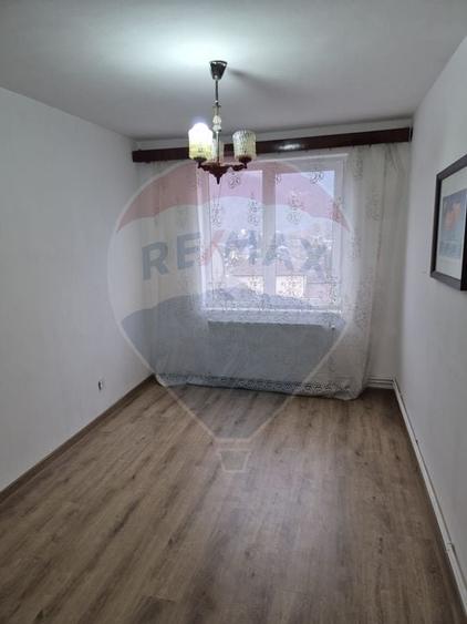 Apartament cu 4 camere de vânzare în zona Carrefour Flora - 8