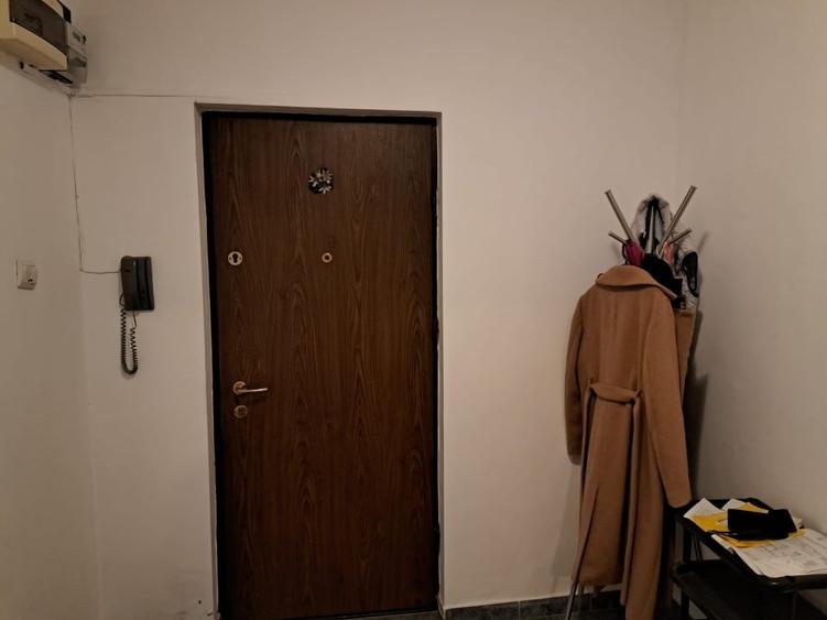 Ofer spre inchiriere ap 2 camere decomandat sector 1 - 4