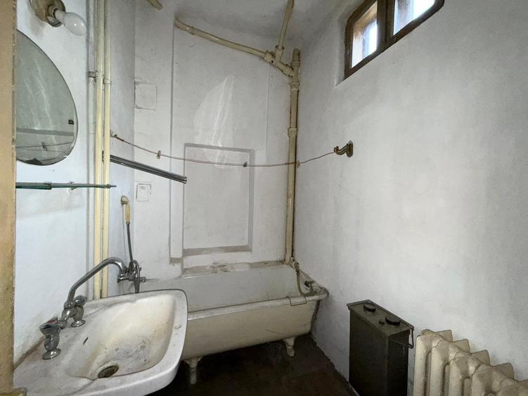 Vila in zona Băneasa, în imediata vecinătate a Parcului Herăstrău 7 camere - 14