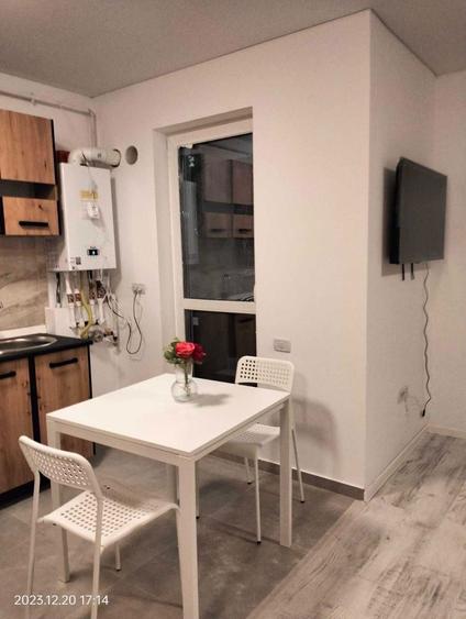 Inchiriez garsoniera in Militari Residence - 1