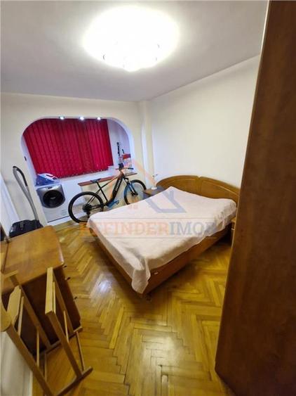 Vanzare apartament 3 camere, zona Trapezului - 6