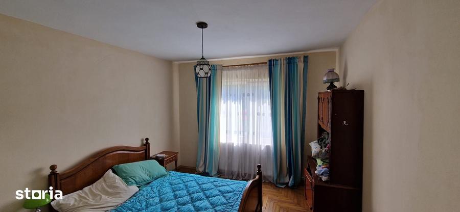 Casă cu 10 camere cu Teren 1715 Mp în Fălticeni