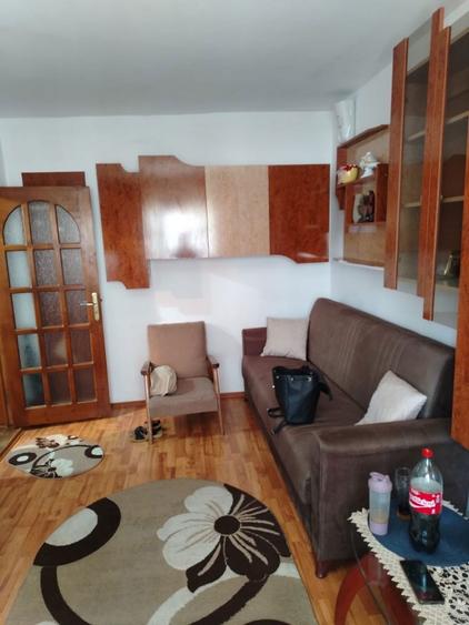 Garsoniera semidecomandata - 2