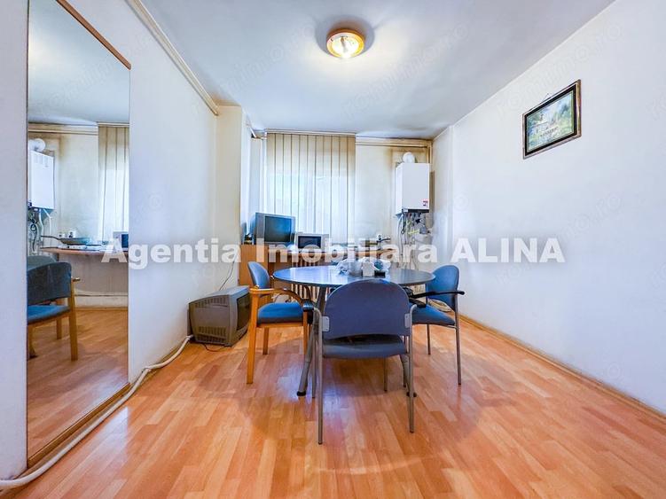 Apartament cu 4 camere decomandat în Decebal