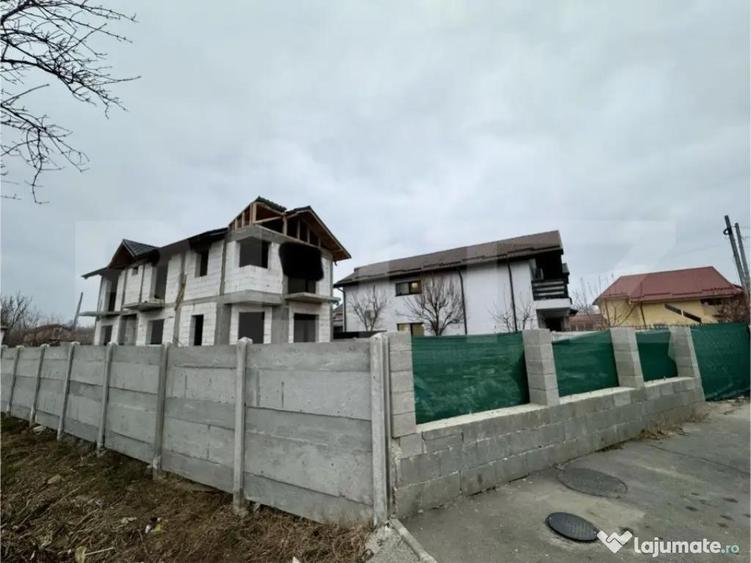 Casa la rosu, cu 4 camere, 145 mp utili, 356 mp teren, zona - 2
