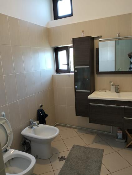 Casă individuală  spațioasă de închiriat 315 mp-4 dormitoare, fitness & biliard - 9