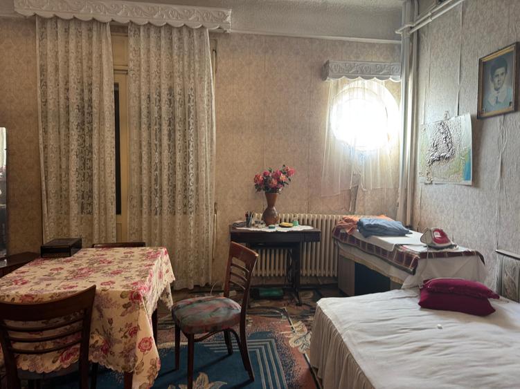 Vând apartament cu 2 camere str Mircea - 3