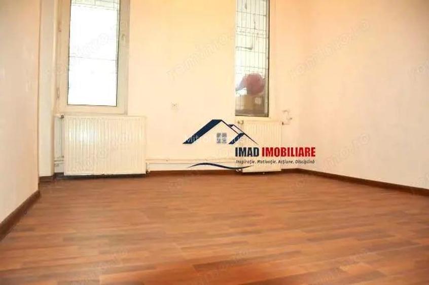 Ocazie! Apartament 2 camere, central Voinesti - la 25 km de Targoviste. Ocazie! Apartament 2 camere, central Voinesti - la 25 km de Targoviste.
