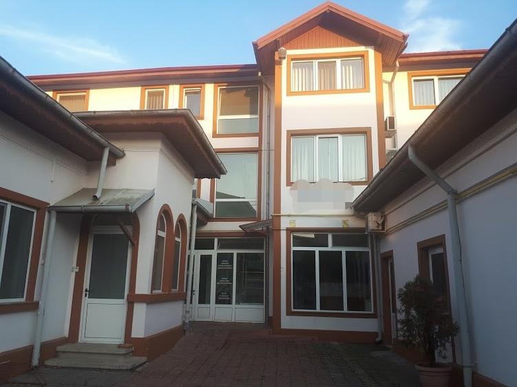 Cladire Birouri- 3 niveluri + 2 corpuri - 2