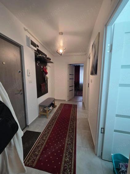 De vanzare apartament cu 2 camere ?i balcon mobilat ?i utilat, situat pe Bulevardul Roman Musat - 2