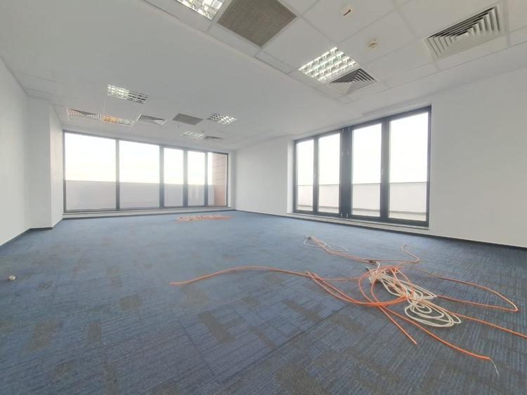 Cladire birouri in zona Izvor - 2